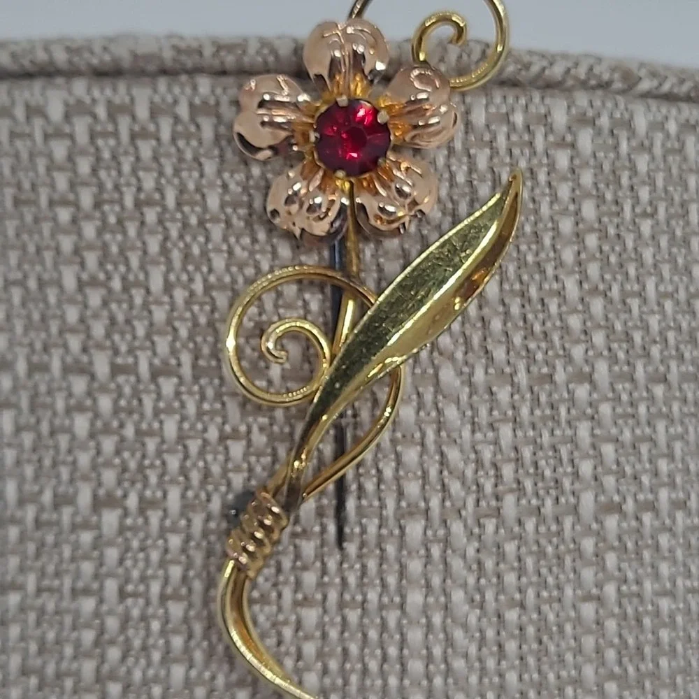 Vintage Van Dell Brooch 1/20 12KT Gold Filled Gold Red‎ Rhinestone Floral  Pin